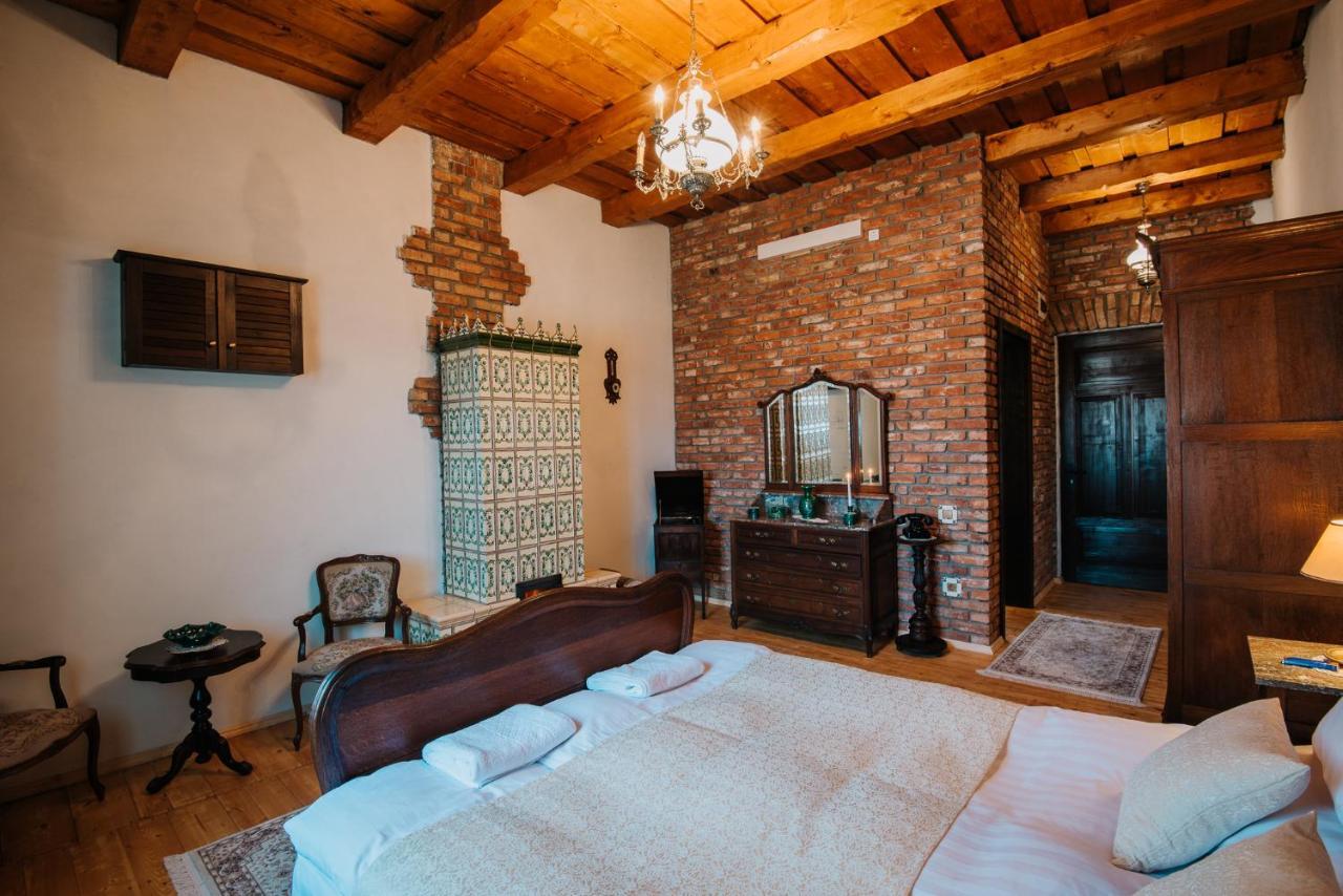 Molnos Kuria Pension Corund  Exterior photo