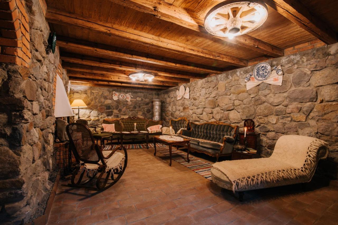 Molnos Kuria Pension Corund  Exterior photo