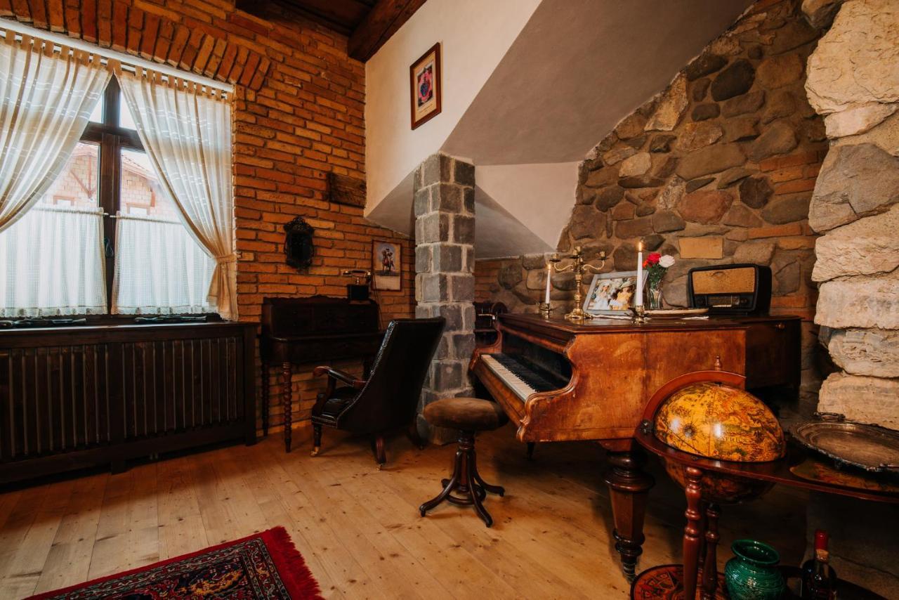 Molnos Kuria Pension Corund  Exterior photo
